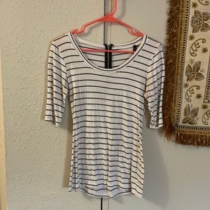 Striped shirt with back zipper